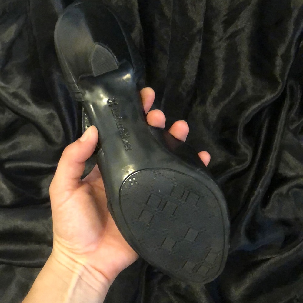 Naturalizer heels - Picture 2 of 2